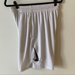 Nike Dri-Fit men’s basketball shorts - Size XL
